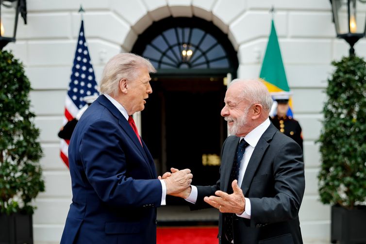 Lula defende autonomia em diálogo com Trump e cobra solução para tarifas comerciais