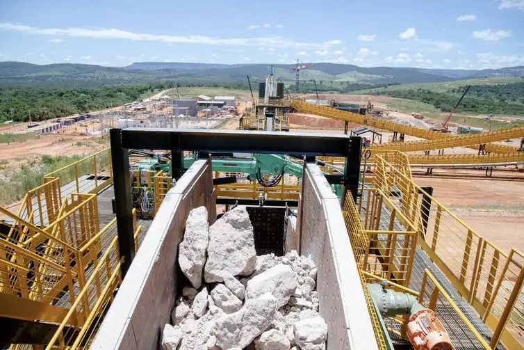 Municípios e especialistas apontam falhas em projeto de lei sobre minerais críticos aprovado na Câmara