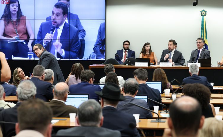 Boulos rejeita 'bolsa patrão' e questiona compensação financeira pelo fim da escala 6x1