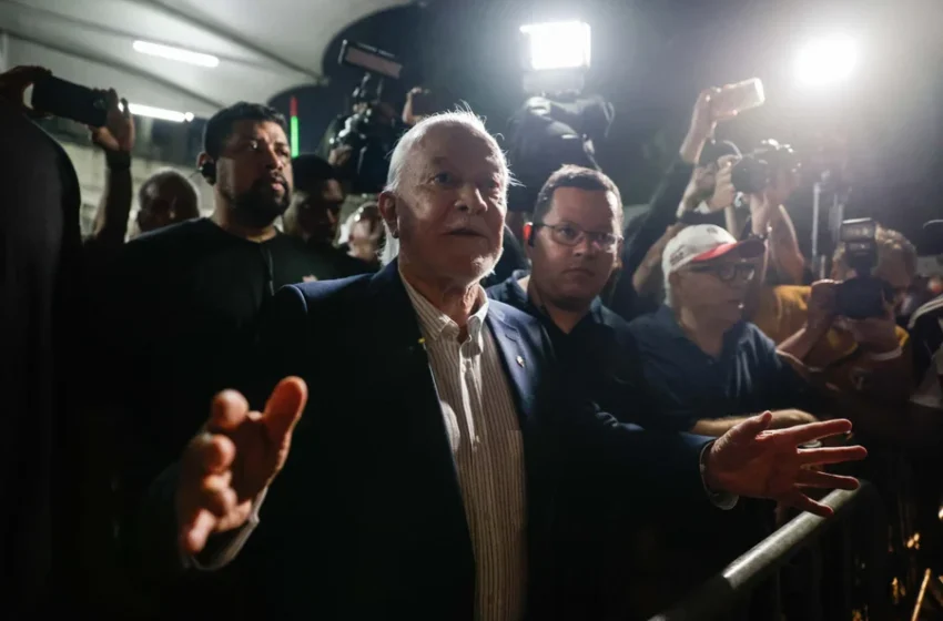  Crise financeira impede demissão de Roger Machado no São Paulo, revela áudio de Harry Massis