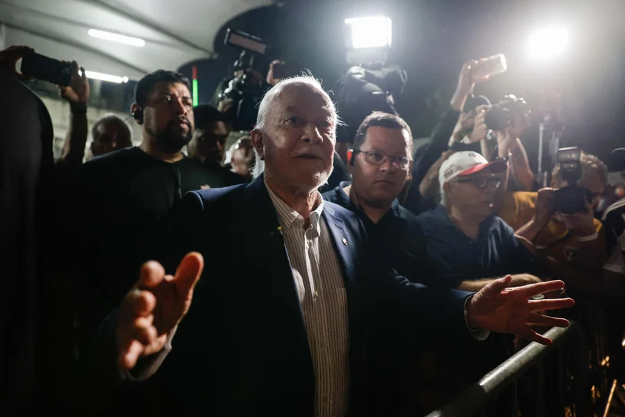 Crise financeira impede demissão de Roger Machado no São Paulo, revela áudio de Harry Massis
