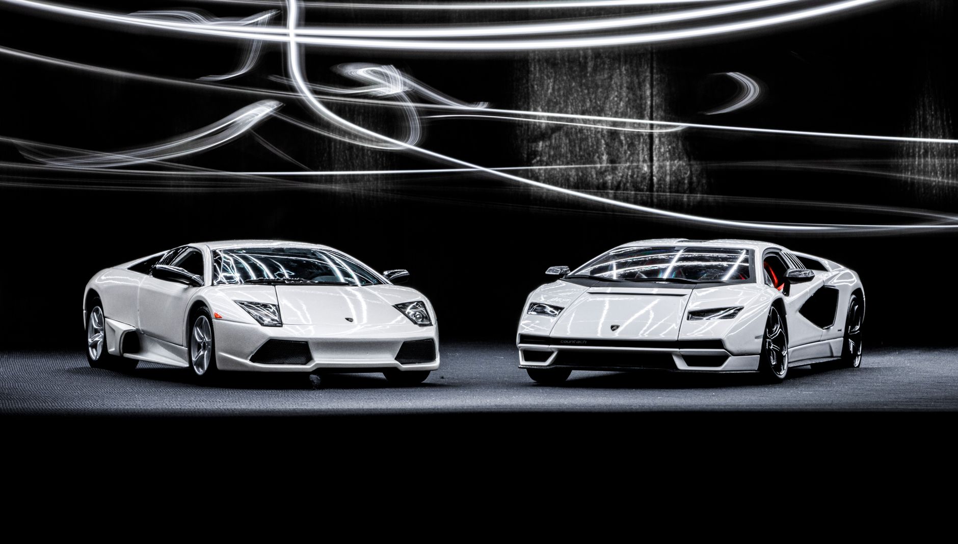 Lamborghini Revela Fenomeno Roadster com Motor Híbrido de 1.080 cv