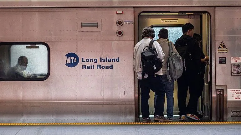 Paralisação na Long Island Rail Road interrompe transporte ferroviário em Nova York