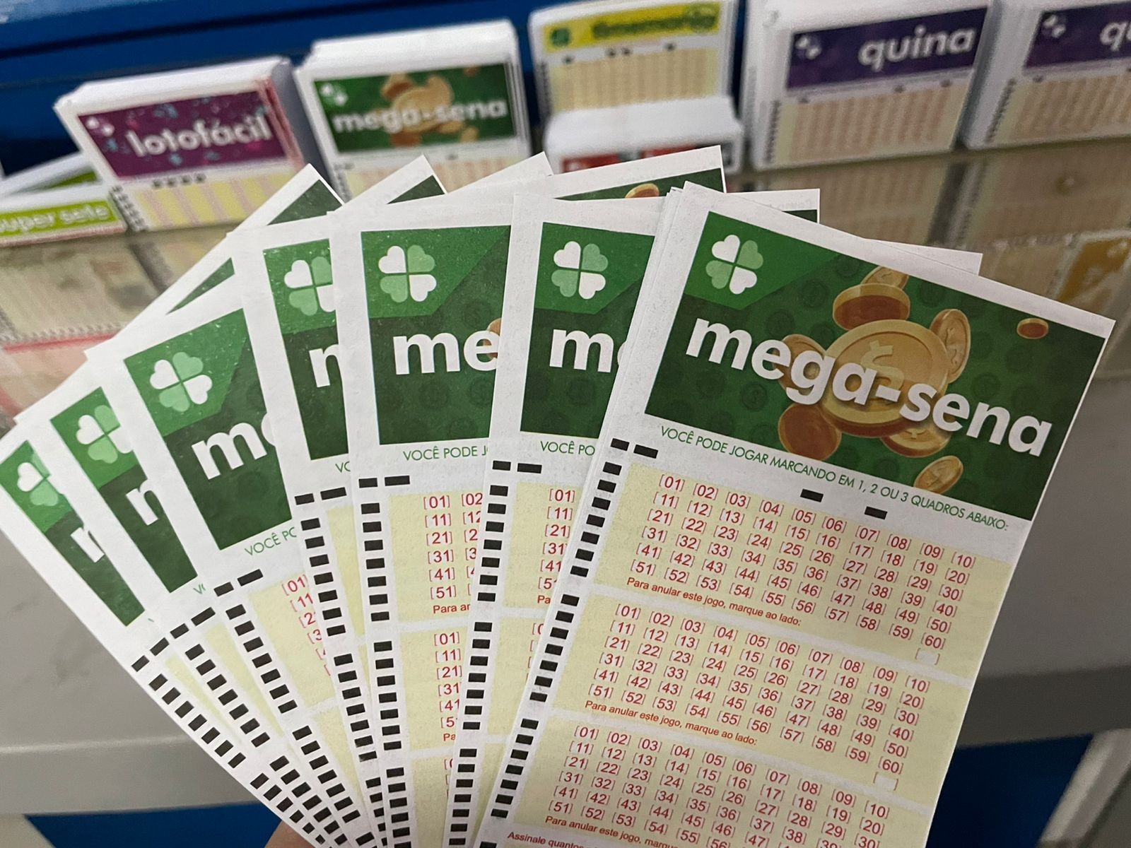 Prêmio da Mega-Sena chega a R$ 65 milhões para sorteio deste sábado