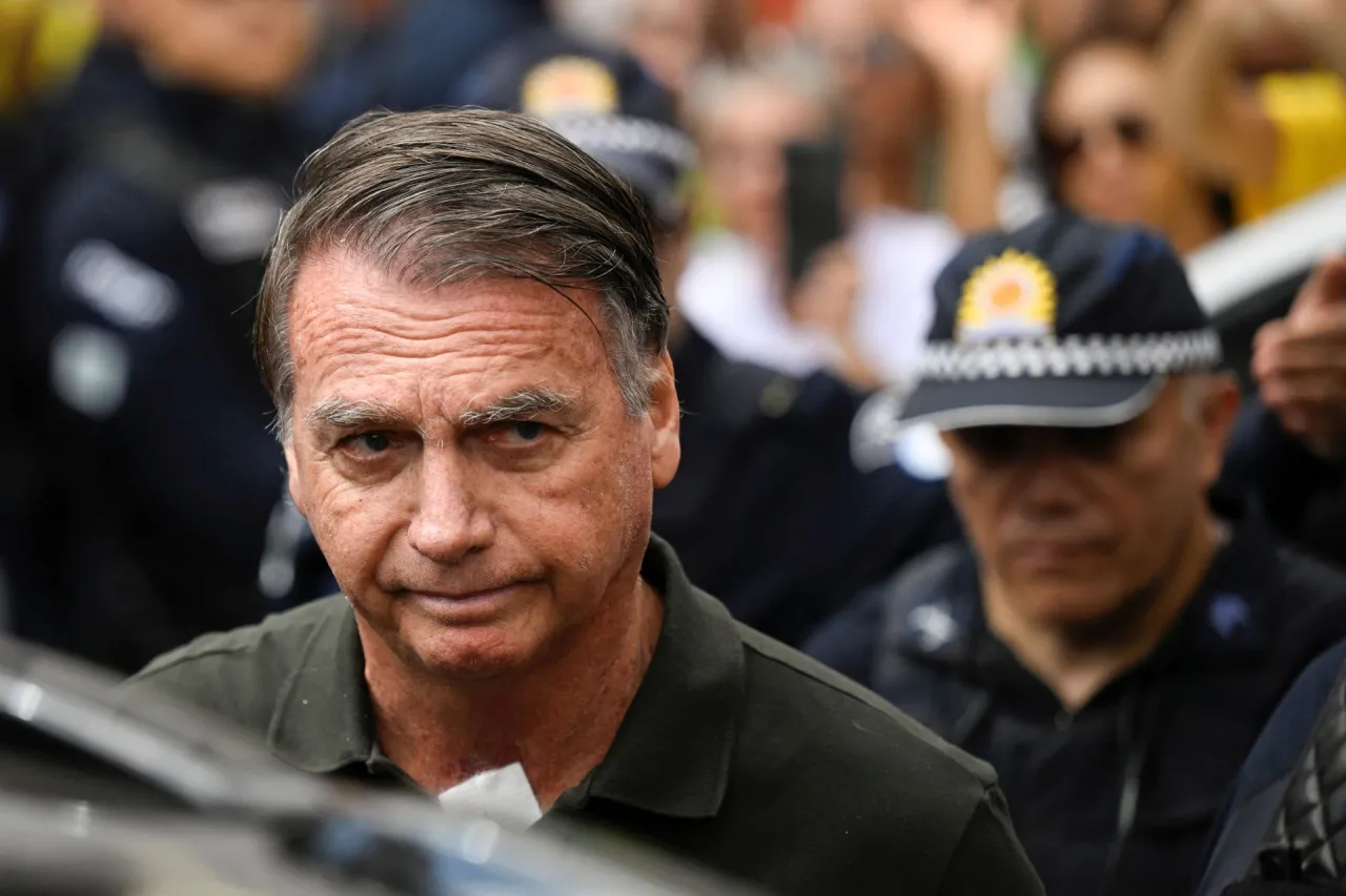 Relatório médico enviado ao STF aponta instabilidade no equilíbrio de Jair Bolsonaro