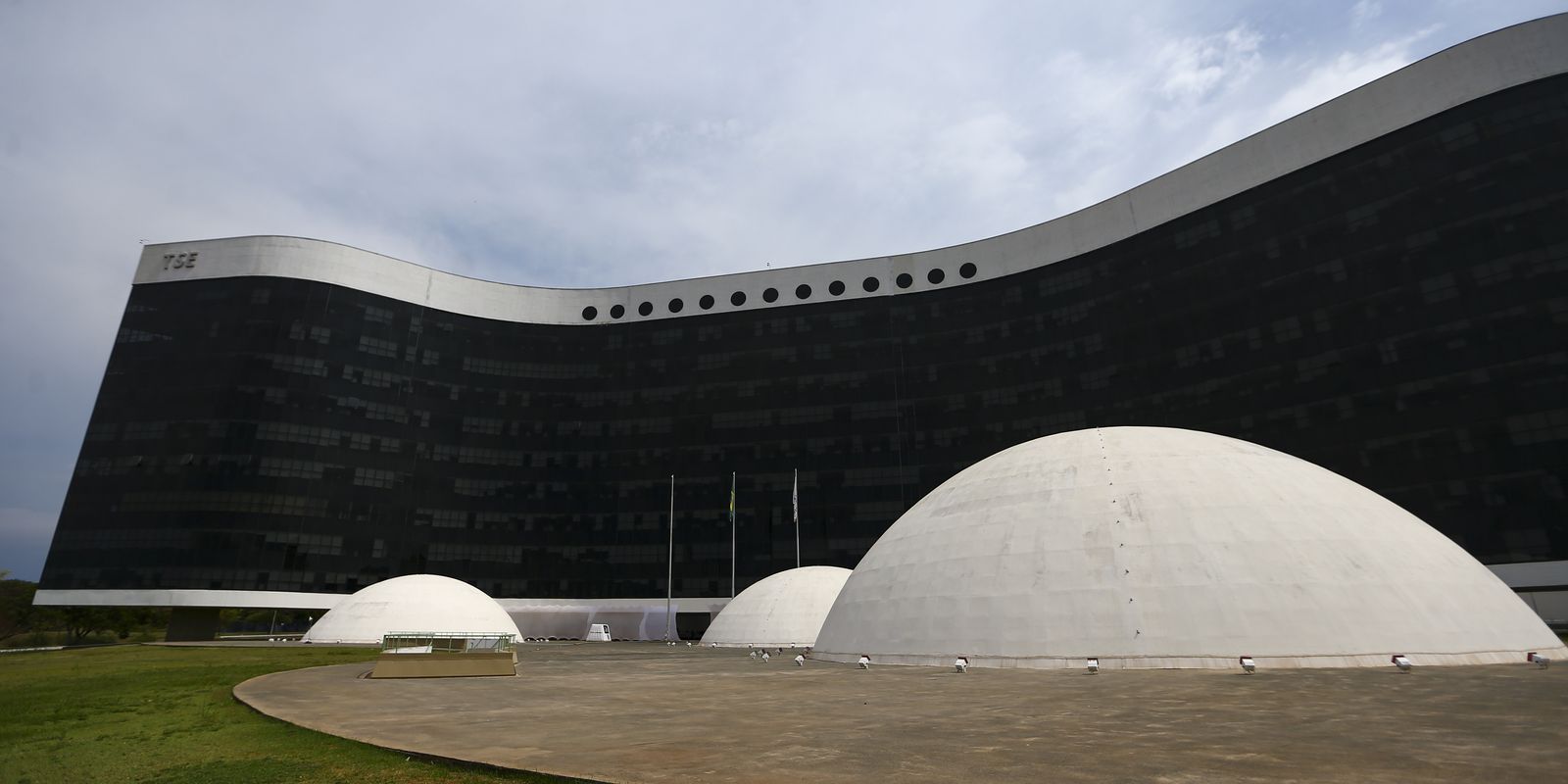 TSE: Avanço da inteligência artificial gera alerta sobre desinformação nas eleições de 2026