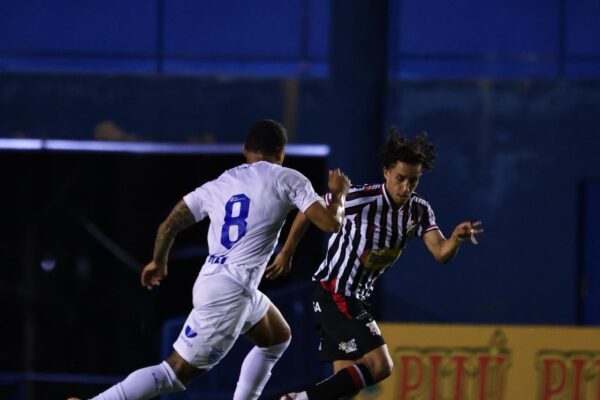 Anápolis marca no fim e empata com o Barra-SC pela Série C