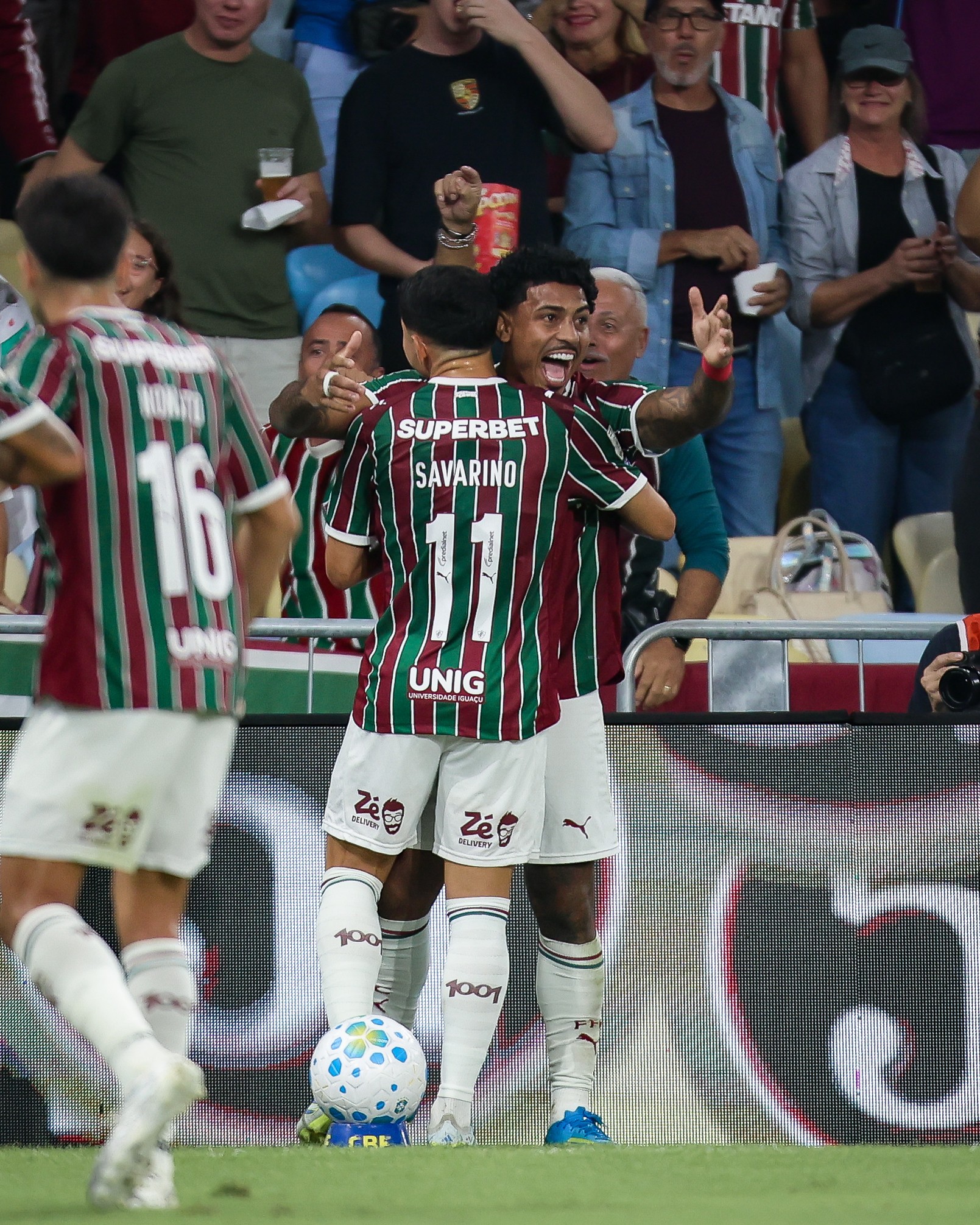 Fluminense supera São Paulo no Maracanã e ganha fôlego para desafio na Libertadores