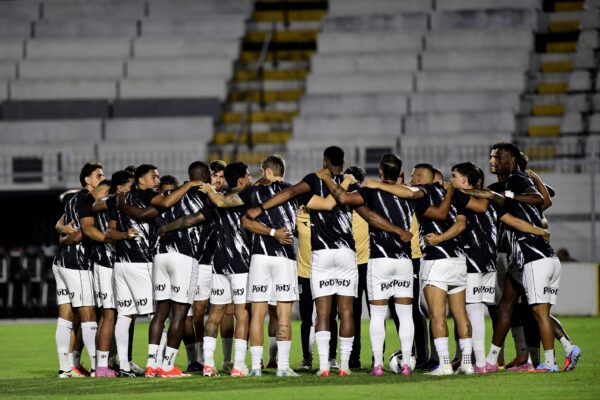 Jogadores da Ponte Preta boicotam concentração contra o Londrina por dívidas salariais
