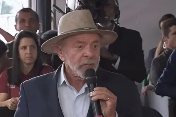 Lula defende punição a donos de empresas para combater corrupção sem paralisar a Petrobras