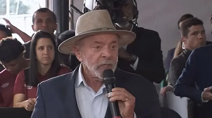 Lula defende punição a donos de empresas para combater corrupção sem paralisar a Petrobras