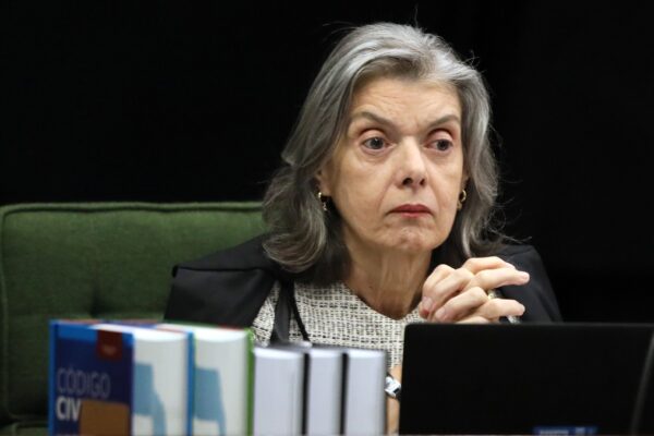 Maioria dos brasileiros defende indicação de mulher para o STF, aponta Datafolha