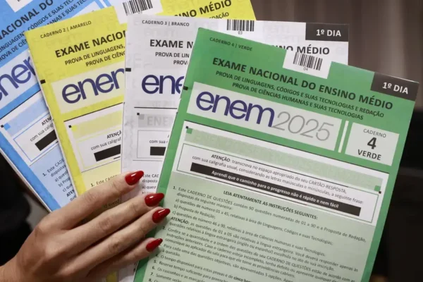 MEC anuncia inscrição automática para o Enem e expansão de 10 mil locais de prova