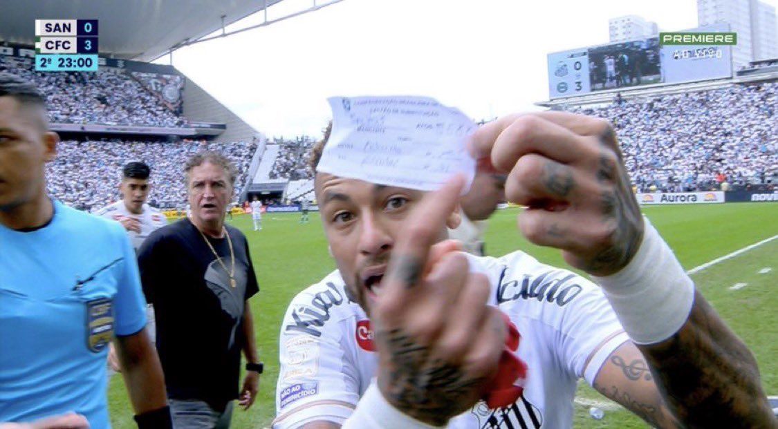 Neymar é substituído por erro de arbitragem em derrota do Santos; dublador revela bastidores