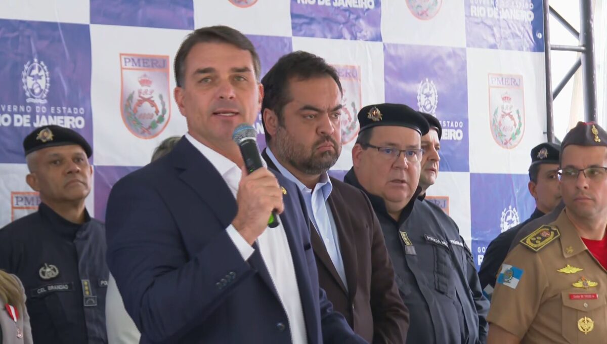 Pedido de R$ 134 milhões de Flávio Bolsonaro a banqueiro representa 11% de aportes do Rio no Banco Master