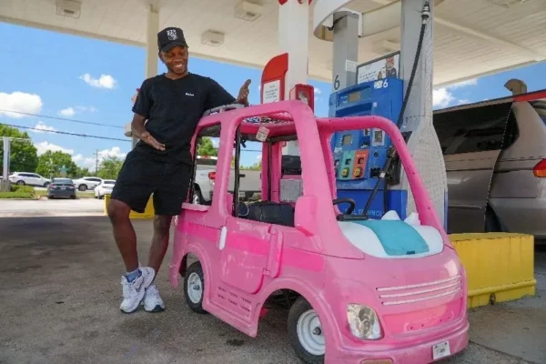 Alta da gasolina nos EUA força mudança de hábitos e gera soluções inusitadas entre consumidores