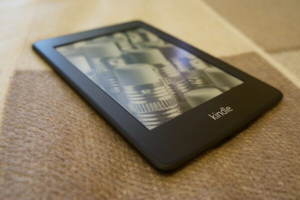 Amazon desativa suporte para Kindles antigos e gera insatisfação entre leitores