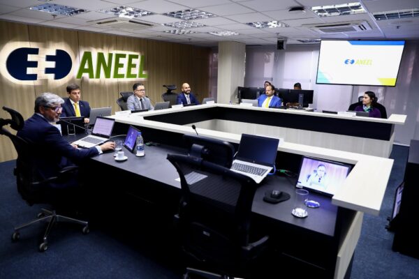 Aneel autoriza repasse de R$ 5,5 bilhões para baratear tarifas de energia em 2026