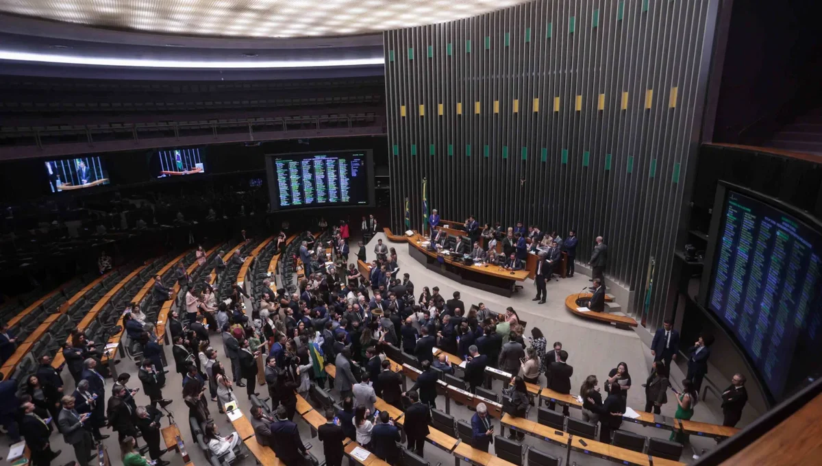 Eleições provocam queda na atividade parlamentar a partir de maio, aponta levantamento