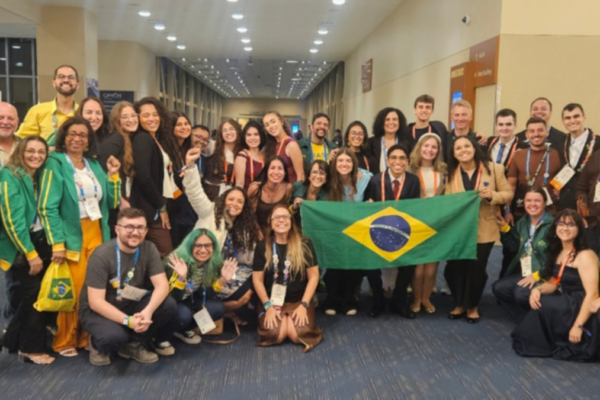 Estudantes brasileiros conquistam oito prêmios na Regeneron ISEF, feira global de ciências nos EUA