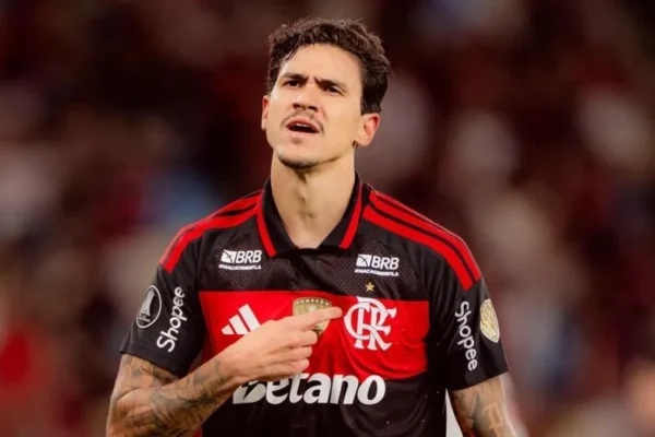 Flamengo garante vaga antecipada nas oitavas da Libertadores enquanto Palmeiras perde em casa