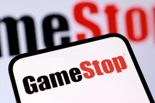 GameStop amplia participação no eBay para 6,6% após rejeição de oferta bilionária