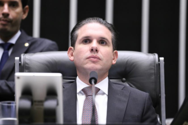 Hugo Motta contesta 'criminalização' de emendas e defende autonomia orçamentária do Congresso