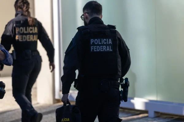 PF prende cidadão chinês por uso de documento falso no Aeroporto Santos Dumont