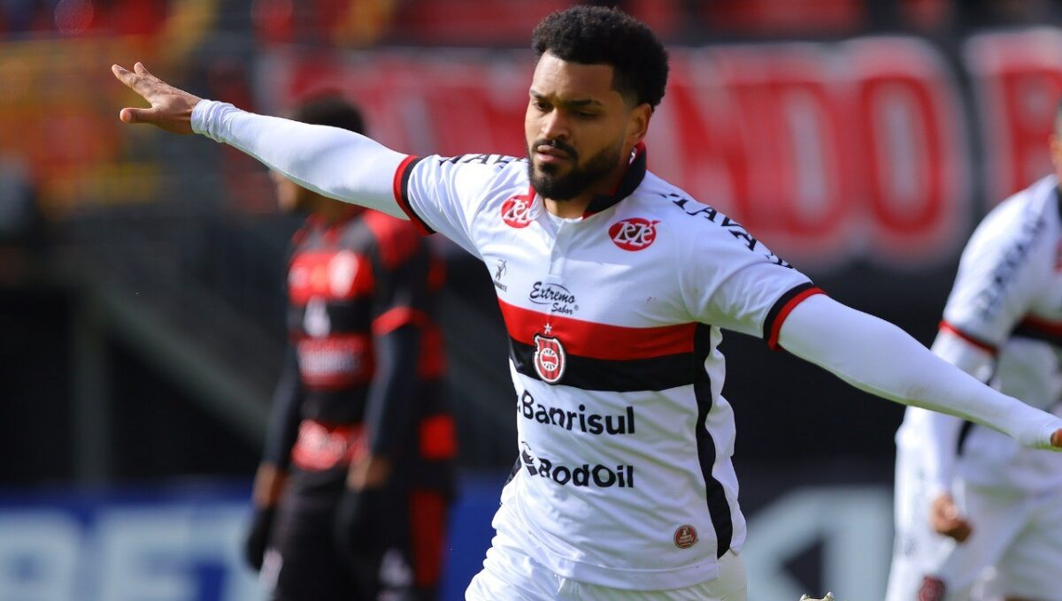 Série D: Sergipe oficializa contratação do centroavante Thiago Santos