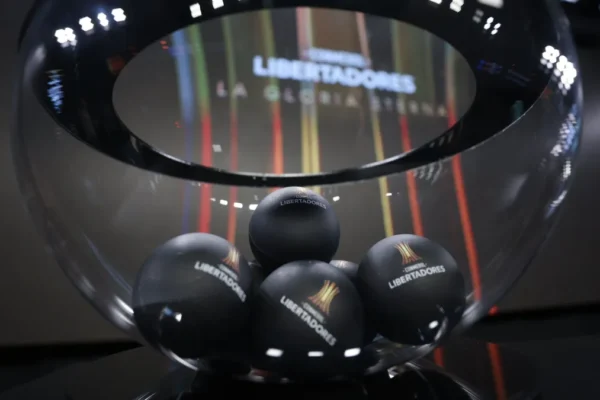 Conmebol marca sorteio do mata-mata da Libertadores e Sul-Americana para maio