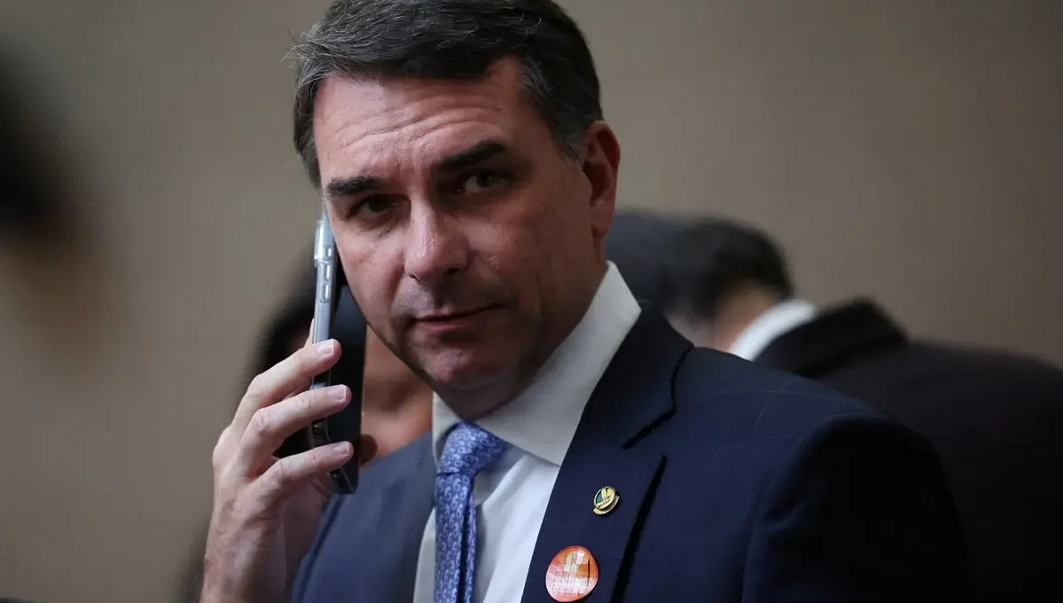 Eduardo Fischer assume marketing de Flávio Bolsonaro após desgaste com caso Vorcaro