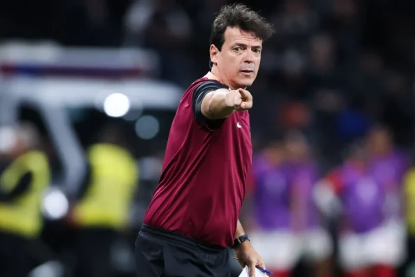 Fernando Diniz estabelece maior sequência invicta da história da Libertadores