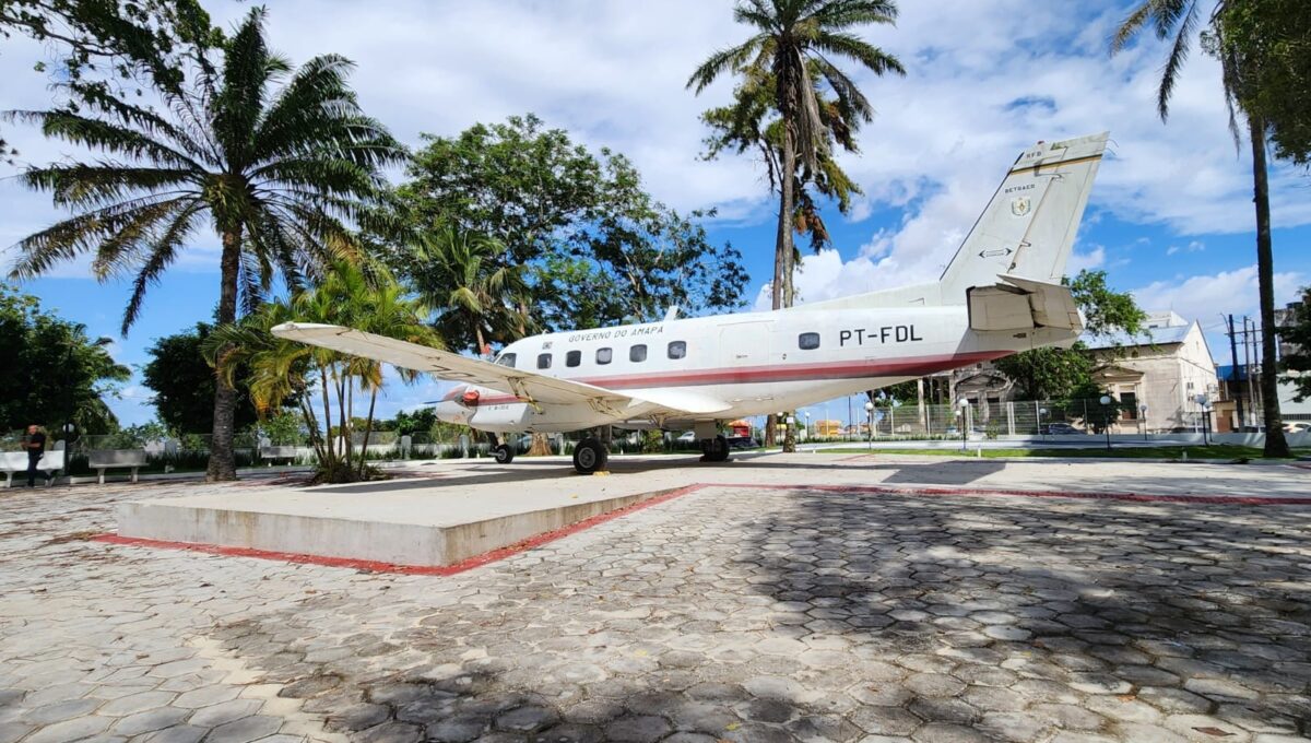 Histórico avião Bandeirante vira atração cultural no Amapá após décadas de missões humanitárias