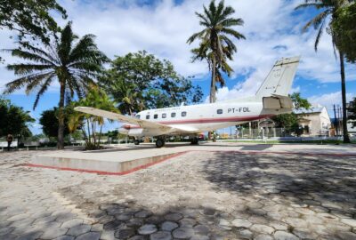 Histórico avião Bandeirante vira atração cultural no Amapá após décadas de missões humanitárias