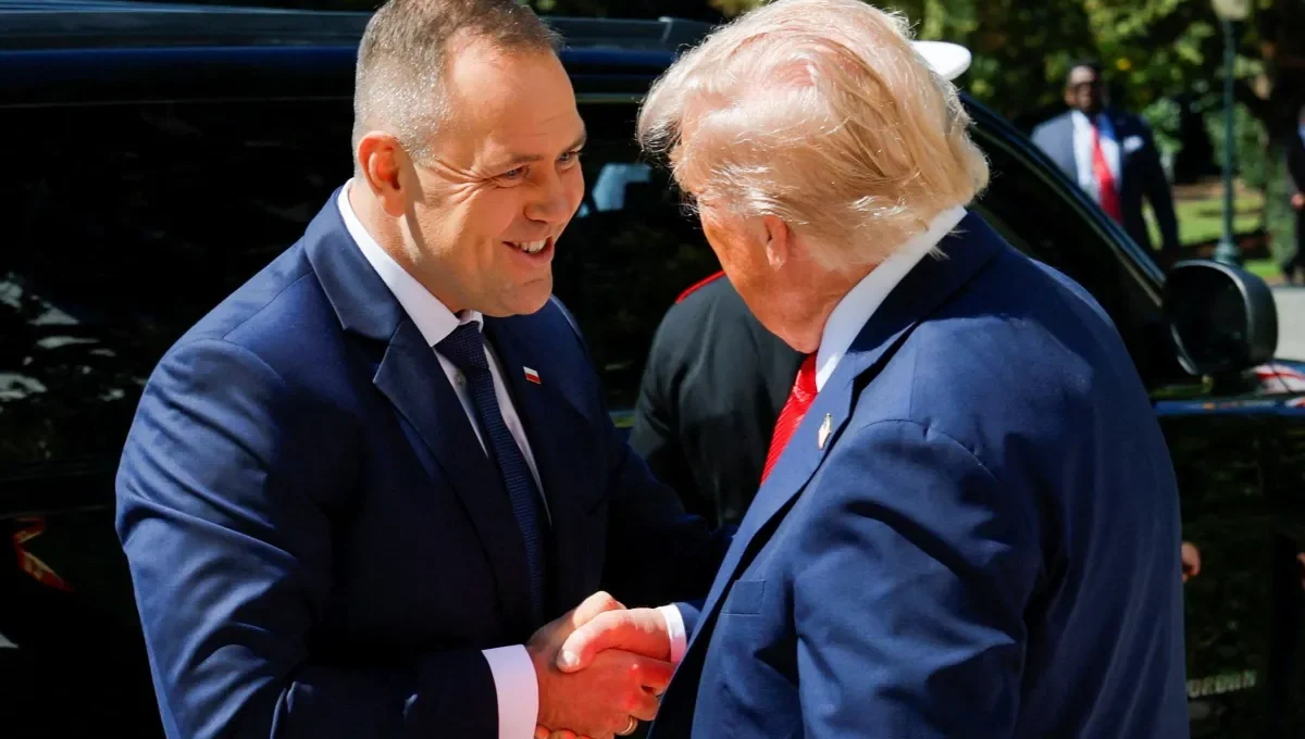 Karol Nawrocki agradece a Donald Trump por reforço de 5 mil soldados americanos na Polônia
