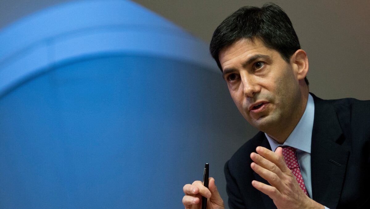 Kevin Warsh assume comando do Fed após indicação de Donald Trump