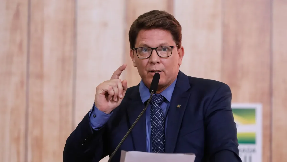 Mario Frias se dispõe a encontro com Flávio Dino após STF cobrar paradeiro de deputado