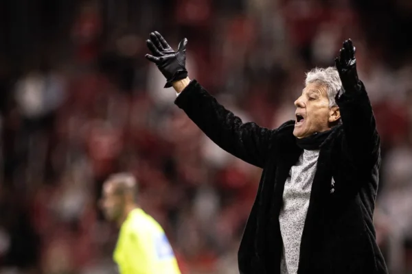 Renato Gaúcho analisa revés do Vasco em manifestação pelas redes sociais