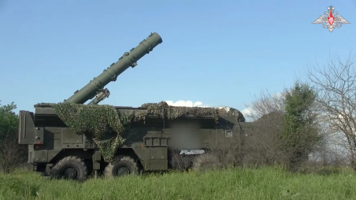 Rússia mobiliza 64 mil militares em exercícios nucleares e envia armamentos para Belarus