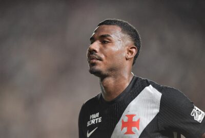 Vasco: Cuiabano volta aos treinos, mas titularidade contra o Bragantino depende de avaliação física